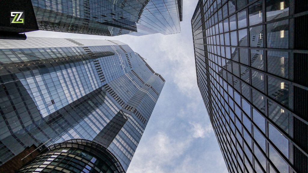 De que forma o Grupo Zacaia analisa tendências do mercado imobiliário comercial?